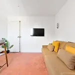 Montparnasse Stylish Studio Apartment Netflix