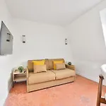 Montparnasse Stylish Studio Apartment Netflix