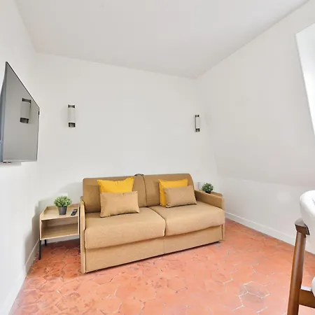 Montparnasse Stylish Netflix Apartment