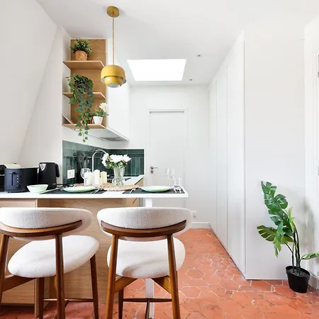 Montparnasse Stylish Netflix Paris